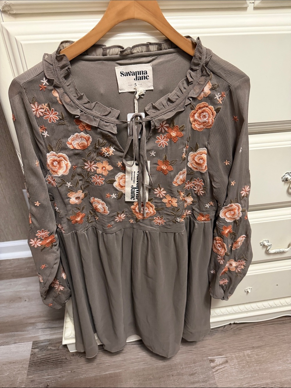 NWT Savanna Jane Taupe Floral Embroidered Babydoll Dress